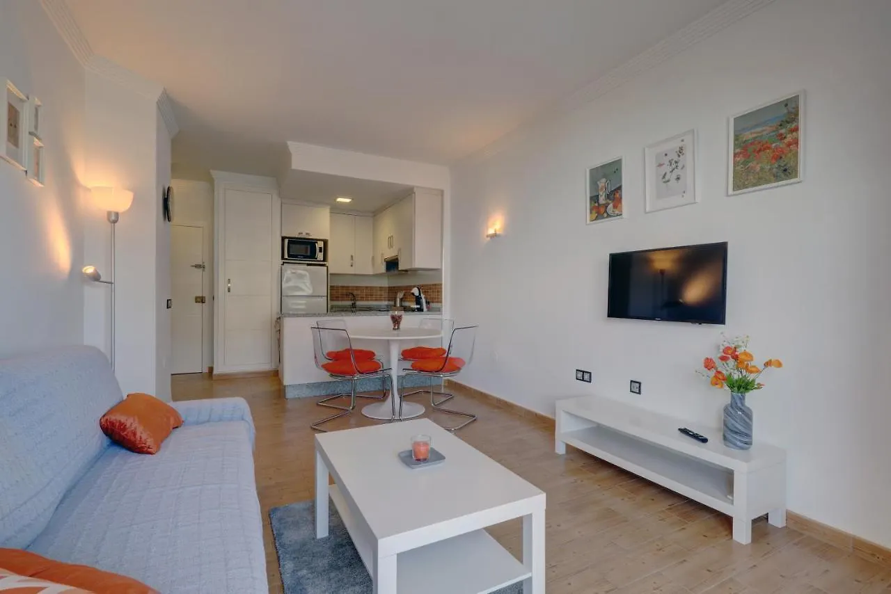 074 - Fabulous Sea View Apartment In Benal Beach Complex Benalmádena España