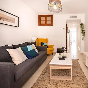 Сasa de vacaciones Lovely Cozy 2-bedroom Residential With Patio, Benalmádena